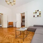 Museum Quarter Elegance Apartmán *